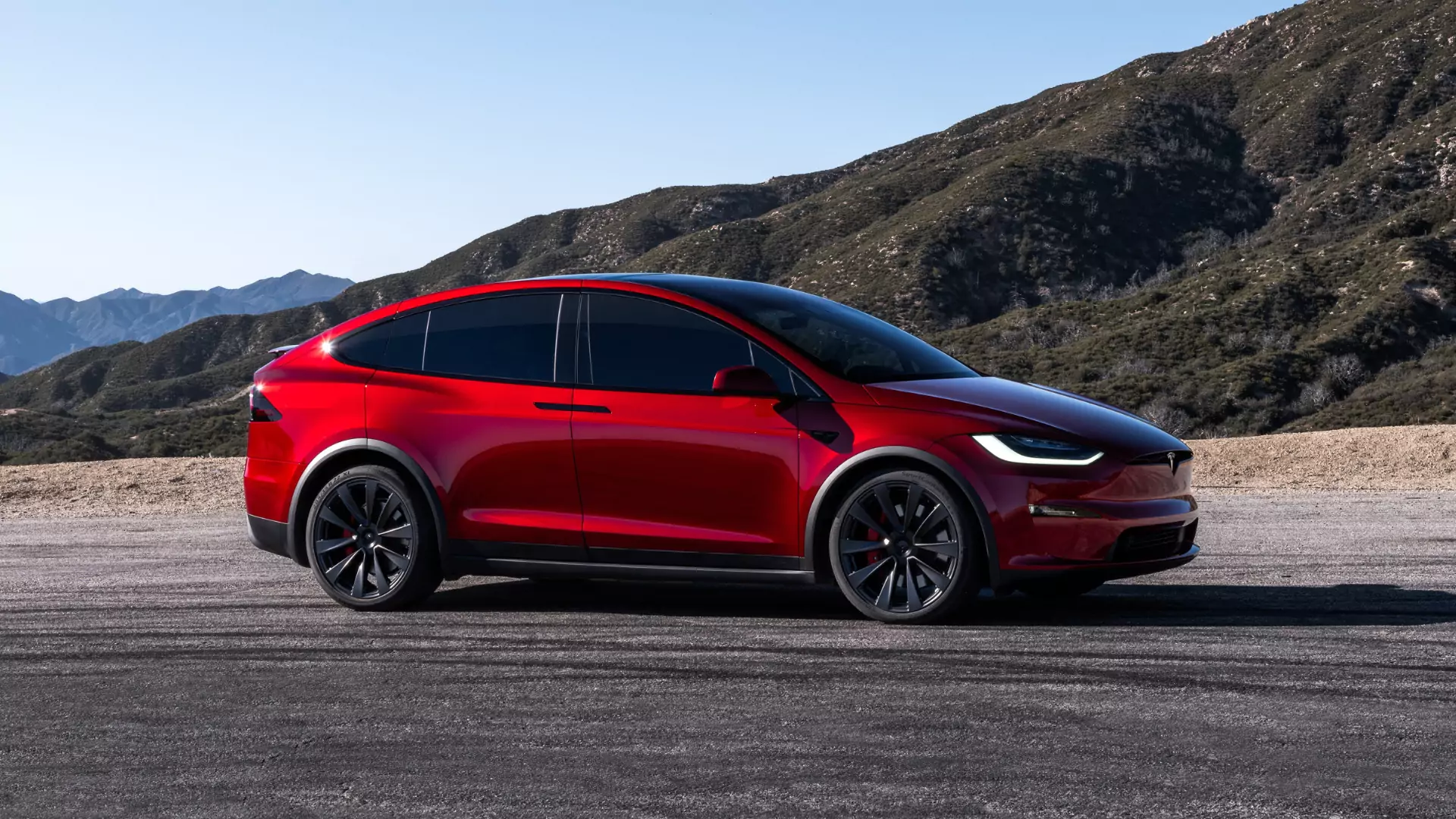 Tesla Model X Plaid 8