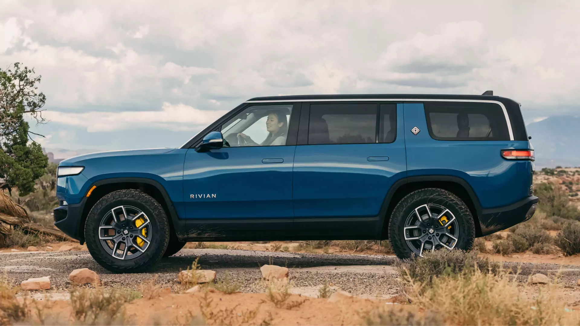 rivian-r1s-2