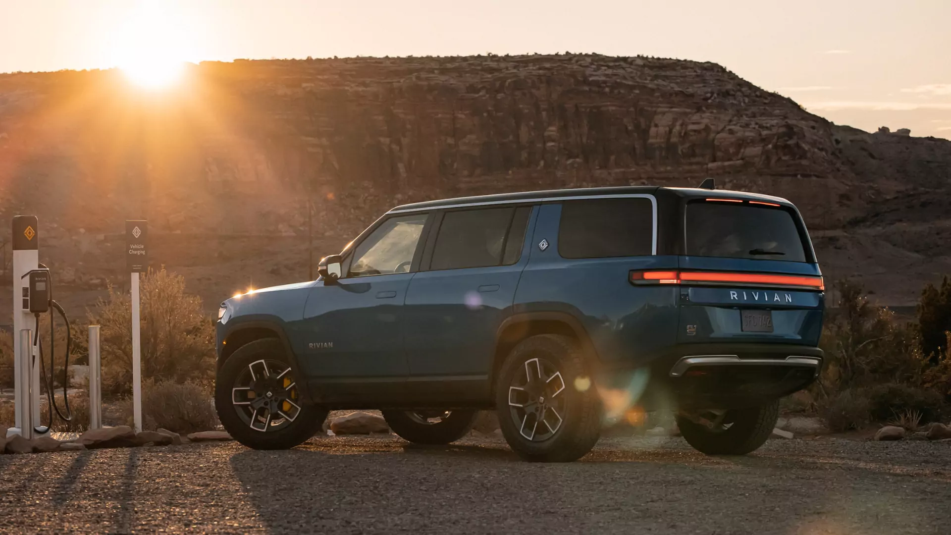 rivian-r1s-3