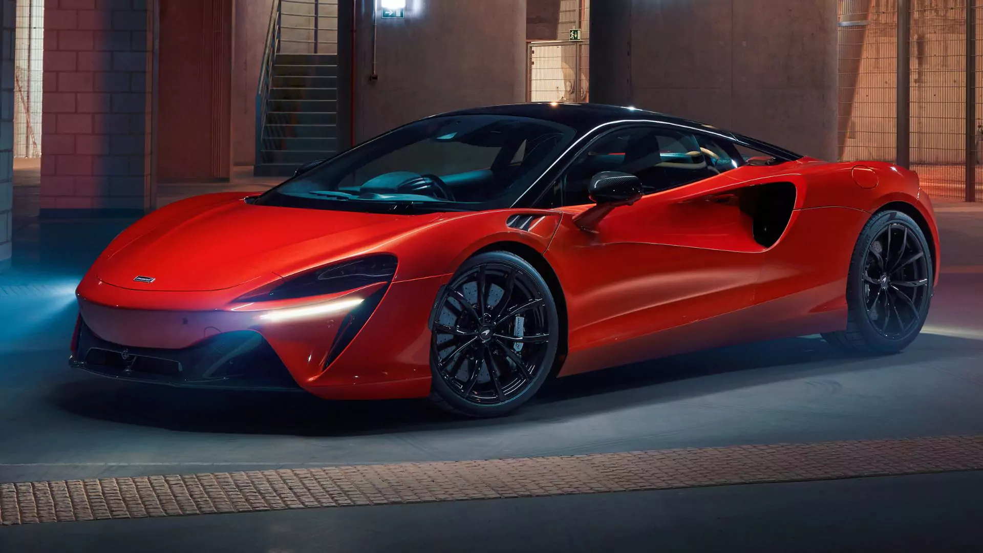 mclaren-artura-2023-5