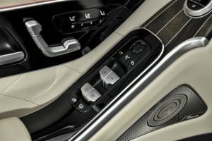 Mercedes-Benz-S-580 (16)